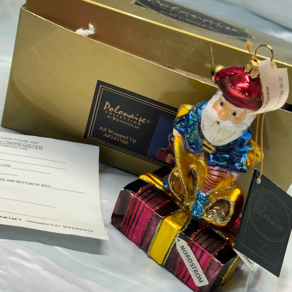 Kurt Adler All Wrapped up ornament